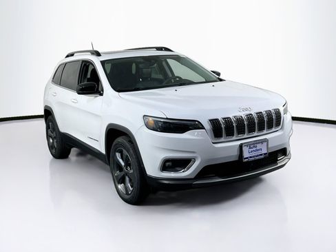 Used 2022 Jeep Cherokee Limited AWD/4WD image 3