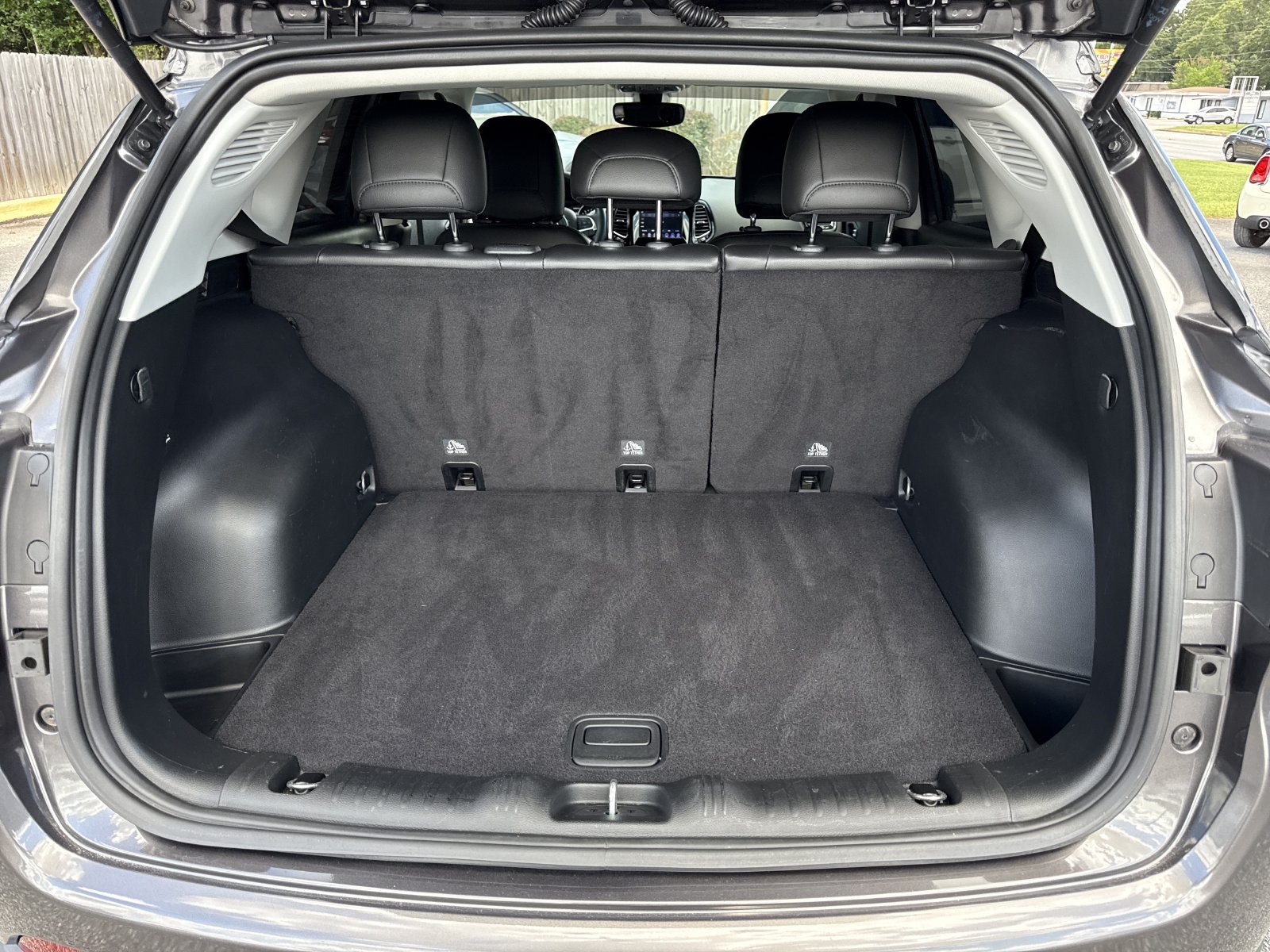 Used 2019 Jeep Compass Latitude FWD image 28