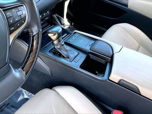 Used 2019 Lexus ES 350 w/ Accessory Package 2 FWD image 16