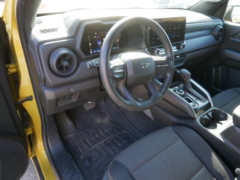 Used 2023 Chevrolet Colorado Trail Boss w/ Technology Package image 20