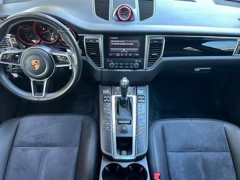 Used 2018 Porsche Macan AWD/4WD image 16