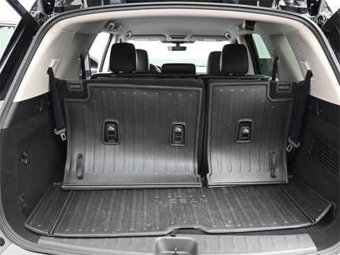 Used 2023 Nissan Pathfinder SL w/ Lighting Package (N92) image 20