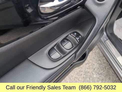 Used 2020 Nissan Rogue Sport SV w/ All-Weather Package AWD/4WD image 13