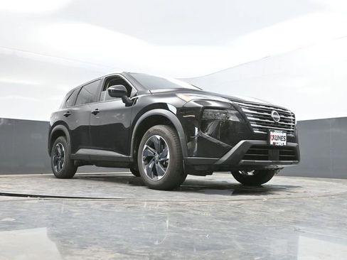 Used 2025 Nissan Rogue SV AWD/4WD image 49