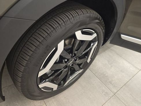 Used 2025 Kia Telluride S AWD/4WD image 40
