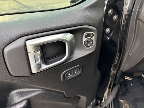 Used 2021 Jeep Wrangler Unlimited Sport AWD/4WD image 16