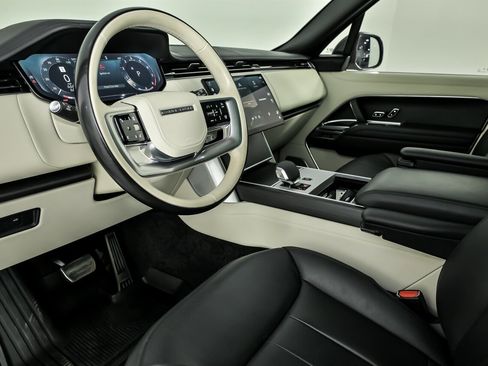 Used 2024 Land Rover Range Rover Long Wheelbase Autobiography image 21