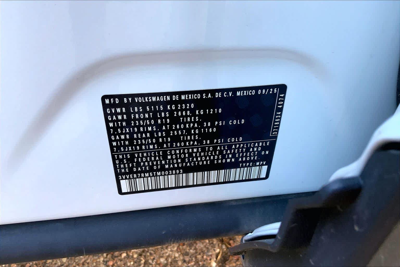 Used 2026 Volkswagen Tiguan SE AWD/4WD image 36
