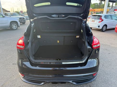Used 2017 Ford Focus ST FWD image 27