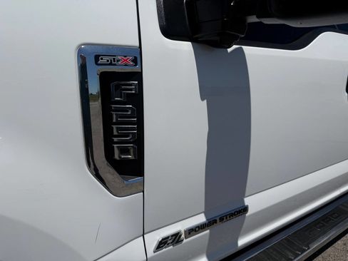 Used 2022 Ford F250 XL w/ STX Appearance Package AWD/4WD image 12