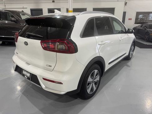 Used 2019 Kia Niro LX image 7