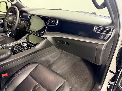 Used 2022 Jeep Wagoneer Series III AWD/4WD image 34