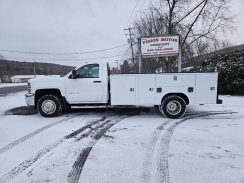 Used 2018 Chevrolet Silverado 3500 W/T w/ WT Convenience Package image 3