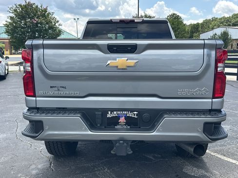 Used 2024 Chevrolet Silverado 2500 High Country w/ High Country Premium Package AWD/4WD image 7