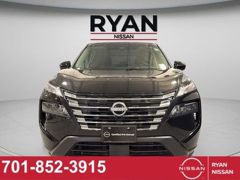 Certified 2025 Nissan Rogue SV image 12