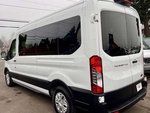Used 2023 Ford Transit 350 XLT image 5