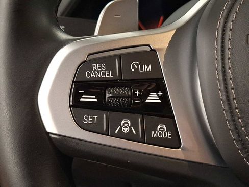 Used 2022 BMW X6 xDrive40i w/ Executive Package image 18