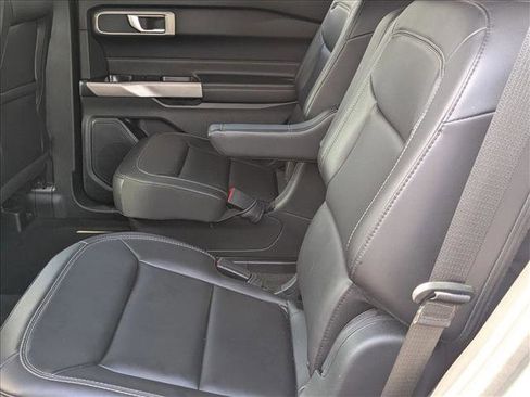 Used 2022 Ford Explorer XLT w/ Equipment Group 202A image 14