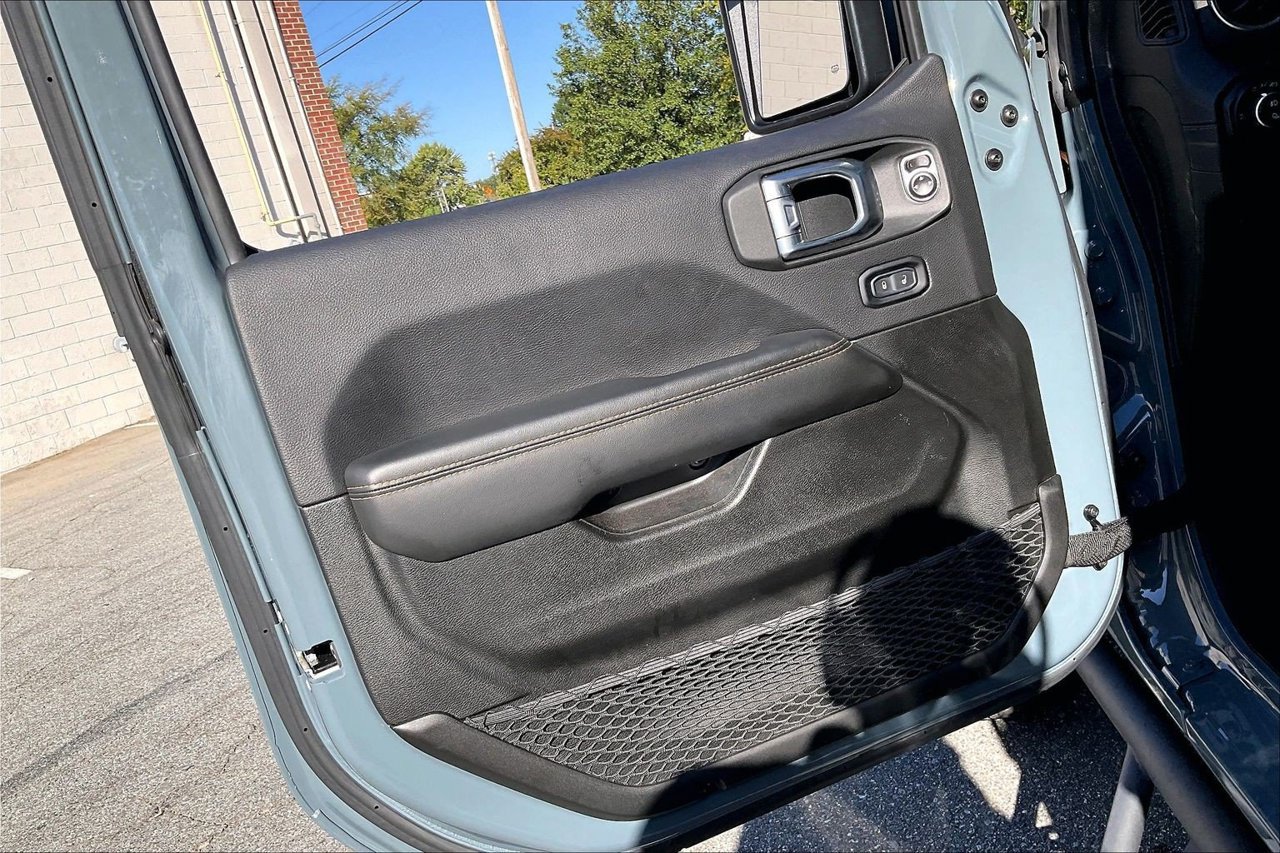Certified 2024 Jeep Gladiator Sport w/ Premium Package AWD/4WD image 26