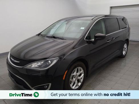 Used 2019 Chrysler Pacifica Touring Plus w/ Tire & Wheel Group FWD image 1