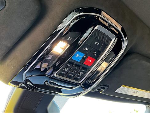 Used 2022 Jeep Grand Wagoneer Series II w/ Premium Group II image 32