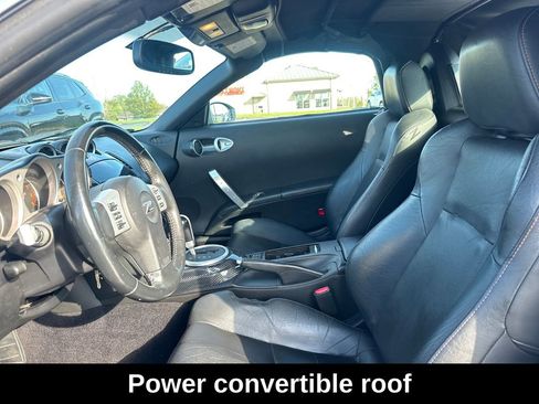 Used 2008 Nissan 350Z Touring image 11