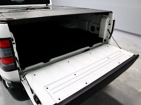 Used 2023 Nissan Frontier S RWD image 11