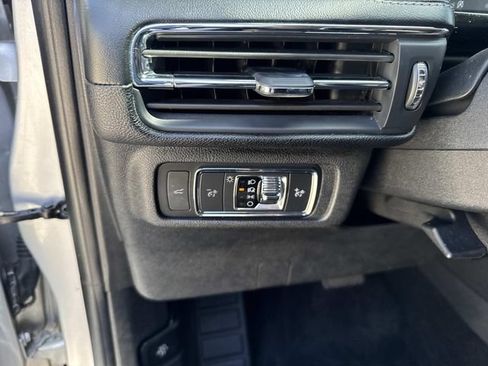 Used 2020 Lincoln Corsair AWD w/ Premium Package image 21