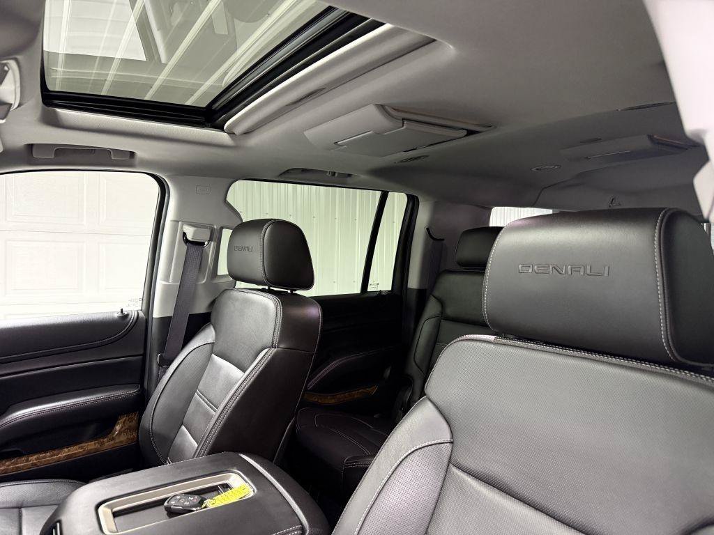 Used 2015 GMC Yukon XL Denali w/ Touring Package AWD/4WD image 15