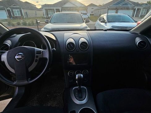 Used 2009 Nissan Rogue S image 1