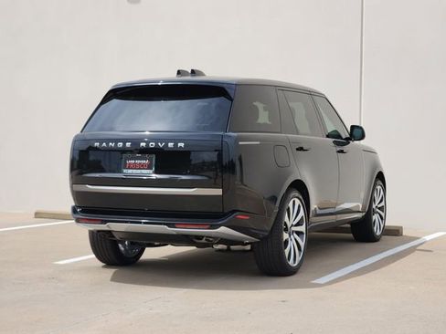 New 2026 Land Rover Range Rover Long Wheelbase Autobiography image 4