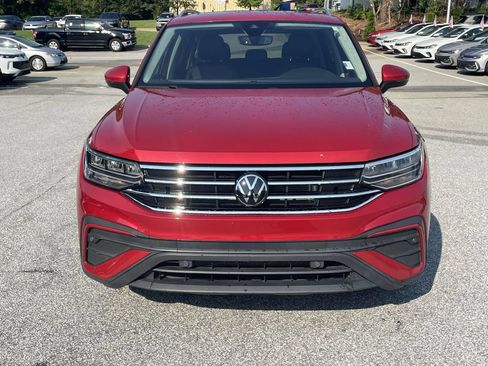 Certified 2022 Volkswagen Tiguan SE FWD image 2