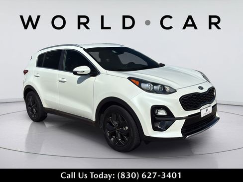Used 2020 Kia Sportage S FWD image 2