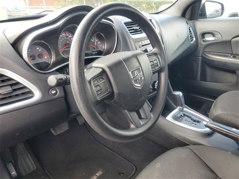 Used 2013 Dodge Avenger SE image 13