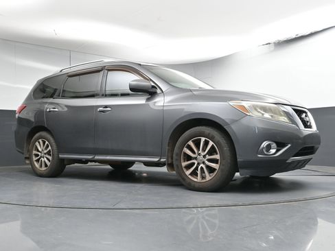 Used 2015 Nissan Pathfinder SV image 14