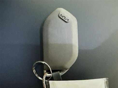 Used 2025 Kia Telluride S image 28