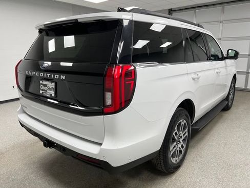 Used 2025 Ford Expedition Active AWD/4WD image 10