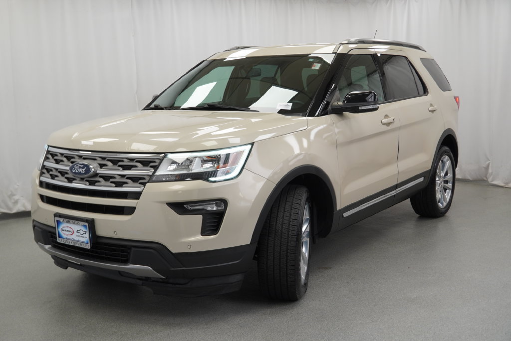 Used 2018 Ford Explorer XLT w/ Equipment Group 202A AWD/4WD image 18