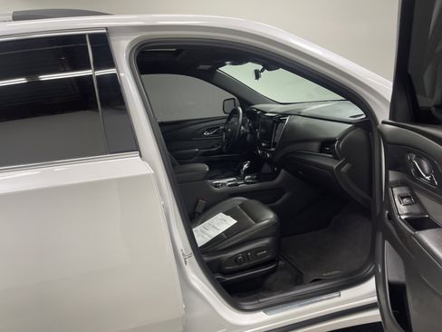 Used 2023 Chevrolet Traverse High Country image 26