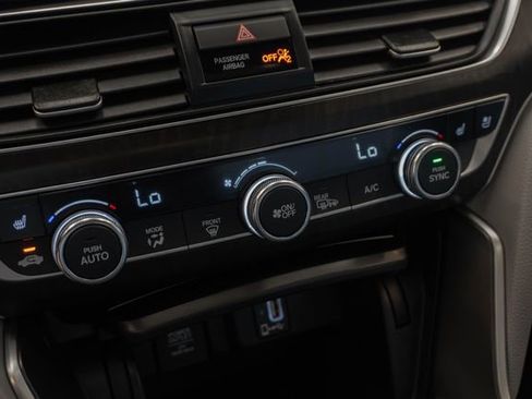 Certified 2018 Honda Accord Touring image 24