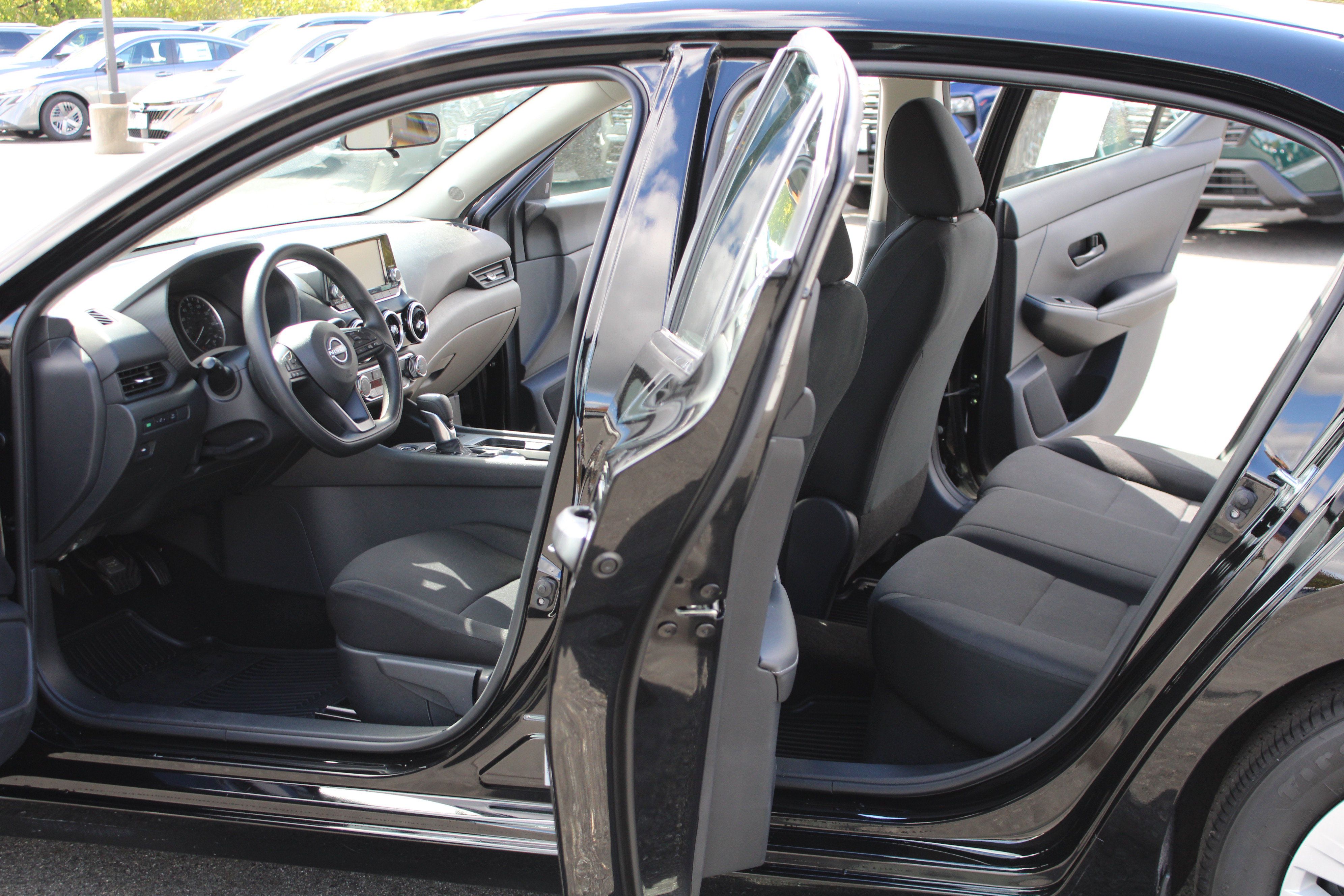 Used 2025 Nissan Sentra S FWD image 16