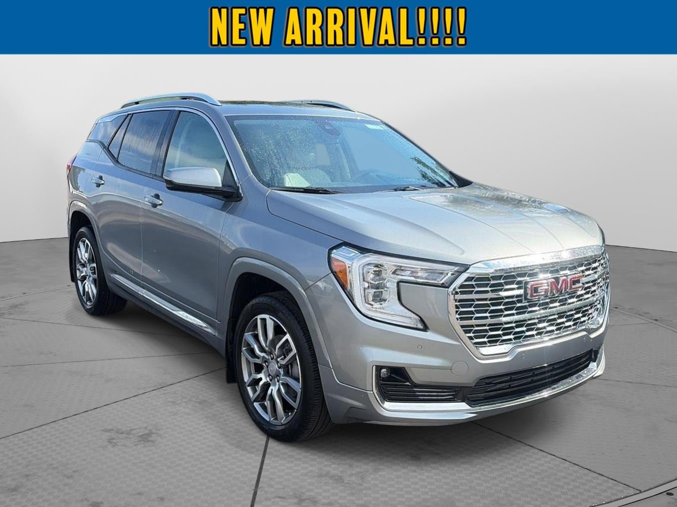 Used 2023 GMC Terrain Denali AWD/4WD image 1