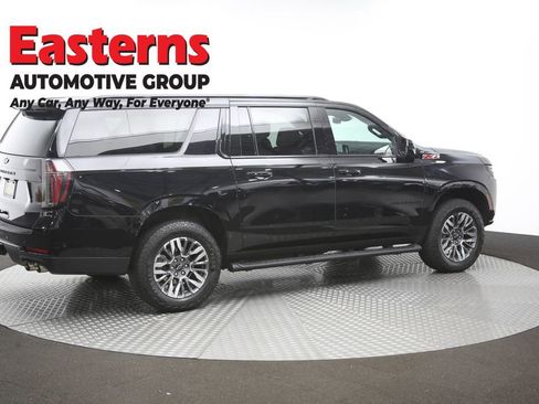 Used 2025 Chevrolet Suburban Z71 AWD/4WD image 47
