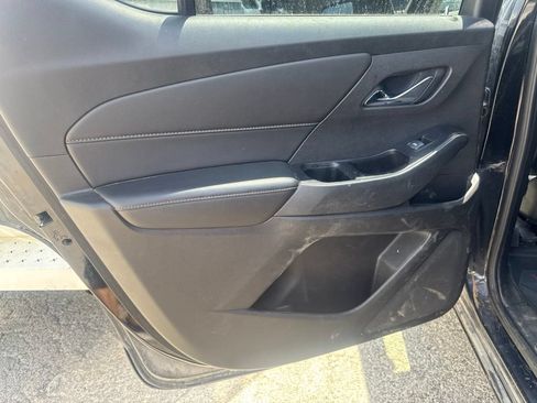 Used 2019 Chevrolet Traverse LT w/ LPO, Floor Liner Package FWD image 10