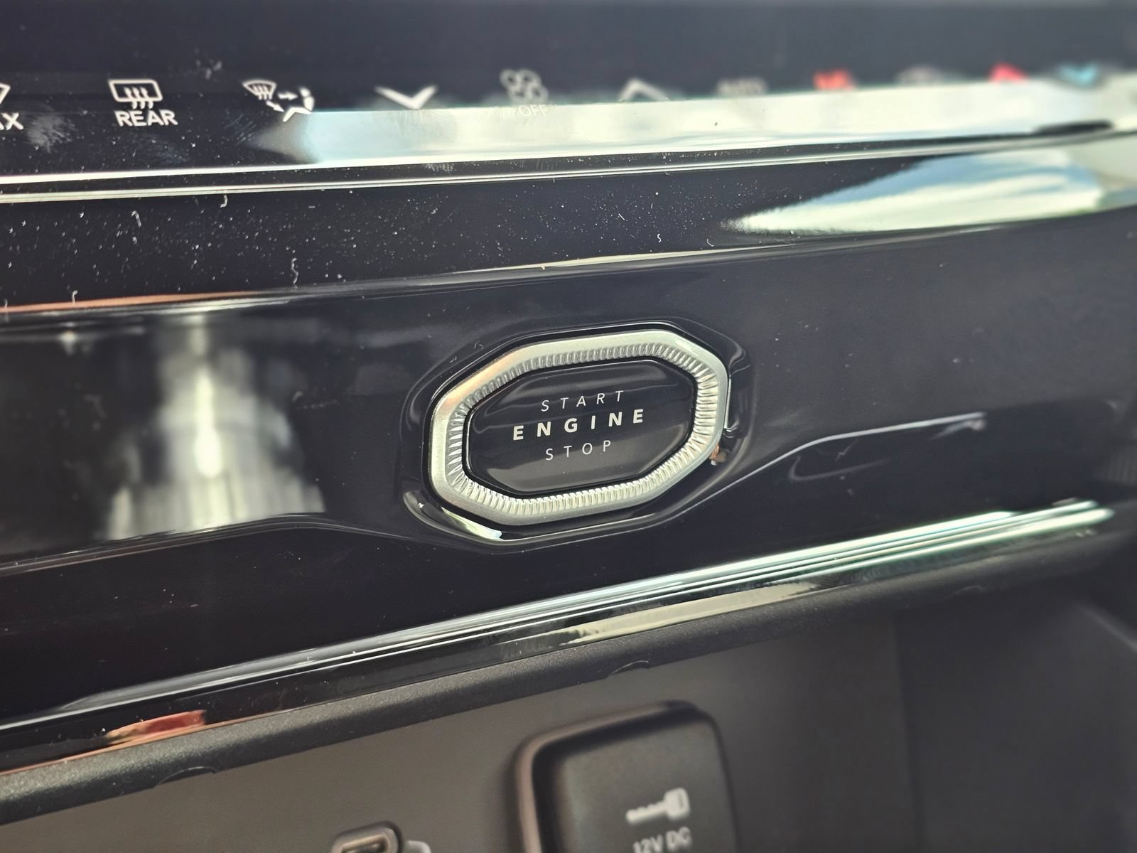 New 2027 Jeep Grand Cherokee Limited AWD/4WD image 24
