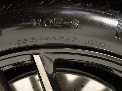 Used 2019 Nissan GT-R Premium w/ Premium Interior Package image 18