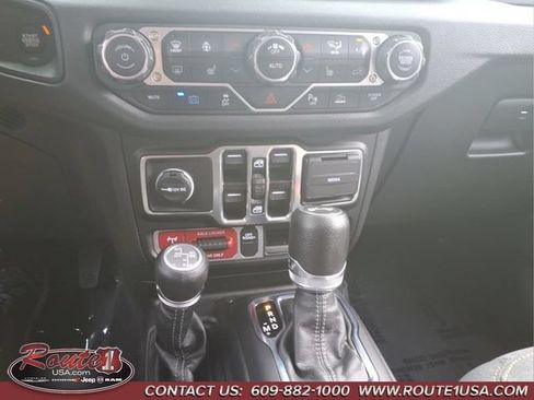 Used 2024 Jeep Wrangler Unlimited AWD/4WD image 37
