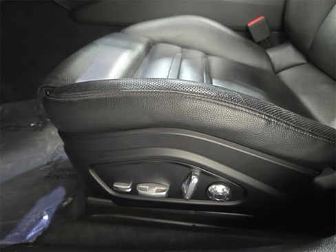 Used 2019 Porsche Panamera 4 image 23