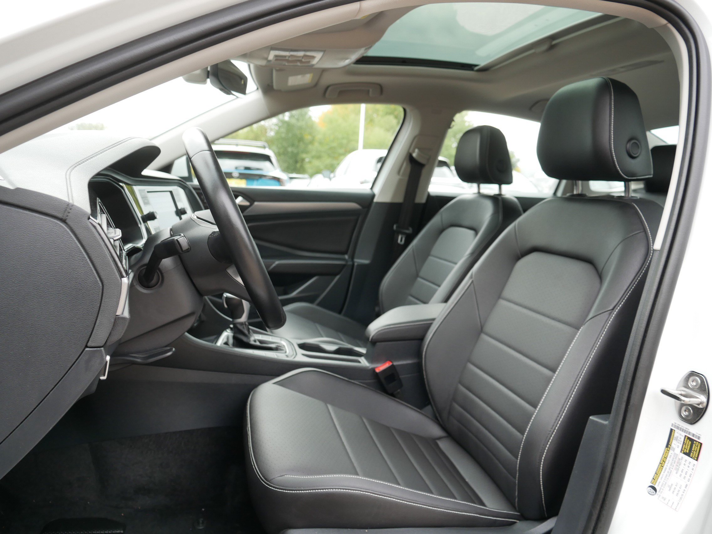 Used 2023 Volkswagen Jetta SE FWD image 34