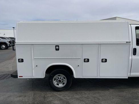 New 2025 GMC Savana 3500 w/ Power Convenience Package image 26